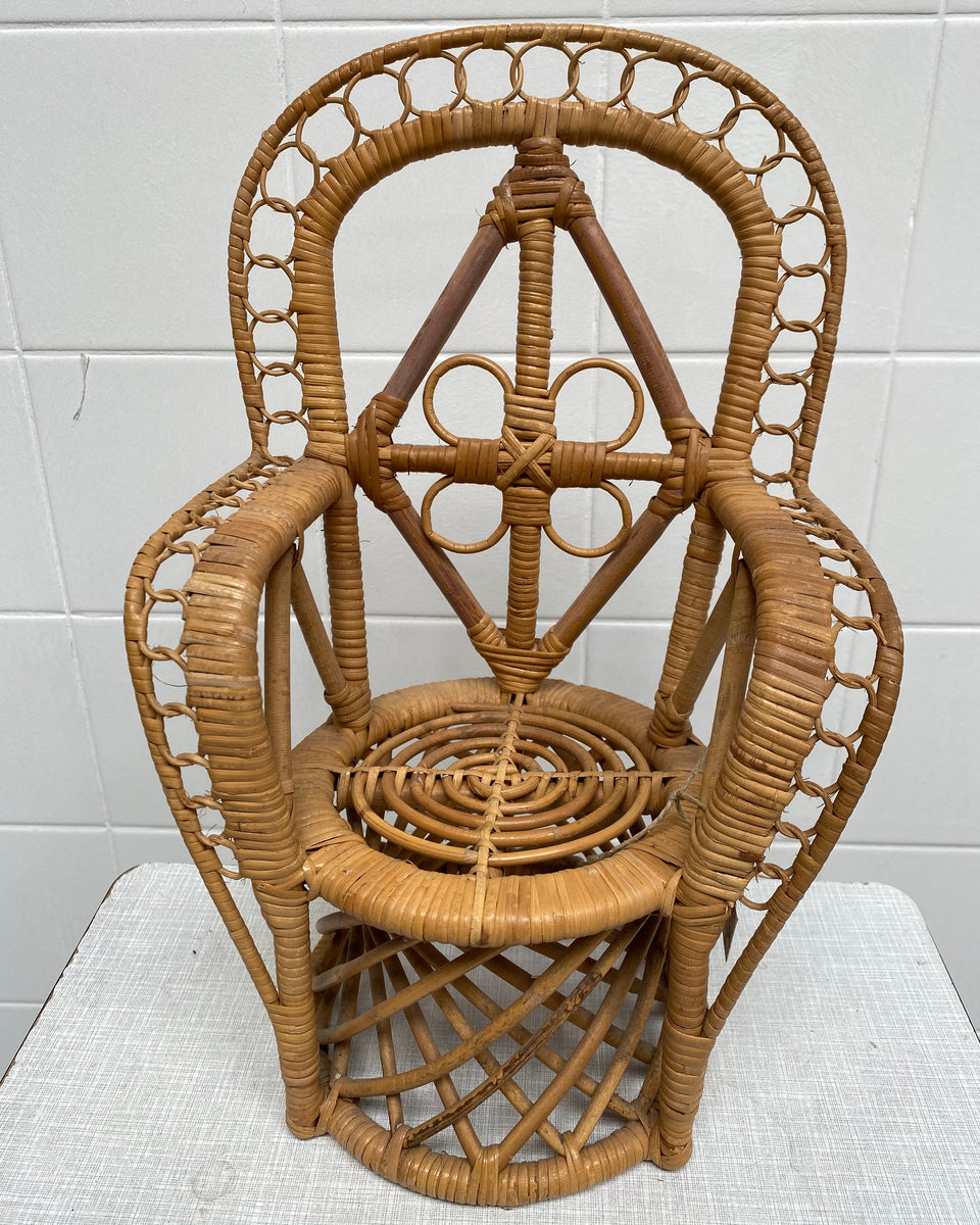 Wicker chair plant discount stand